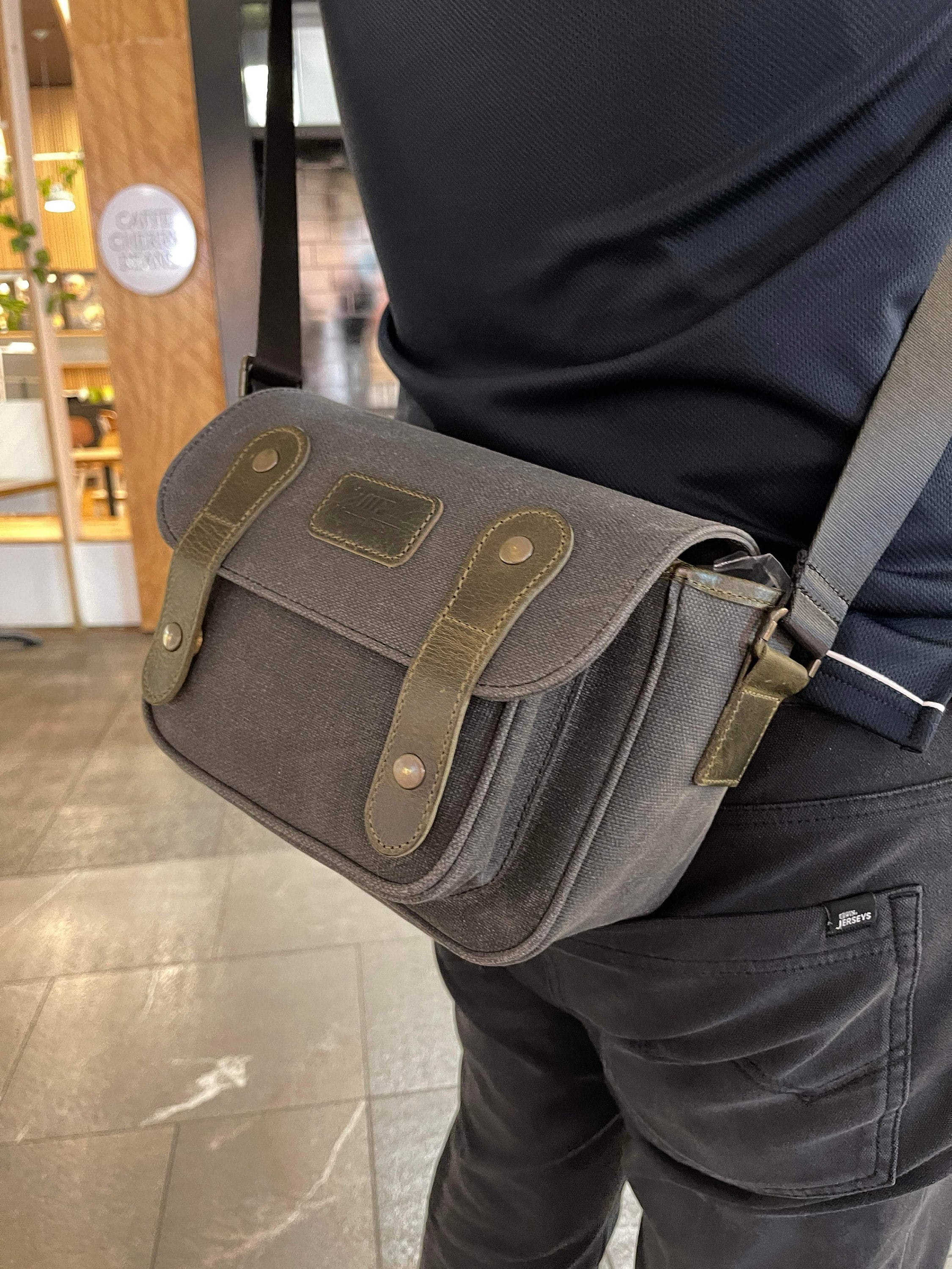 MegaGear Sequoia Canvas Camera Bag Shoulder Bag Case - Compatible with Canon Camera, Nikon, Sony SLR/DSLR Mirrorless Cameras and Lenses