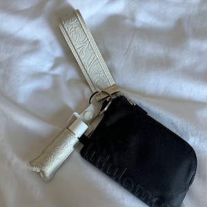 ava added a photo of their purchase
