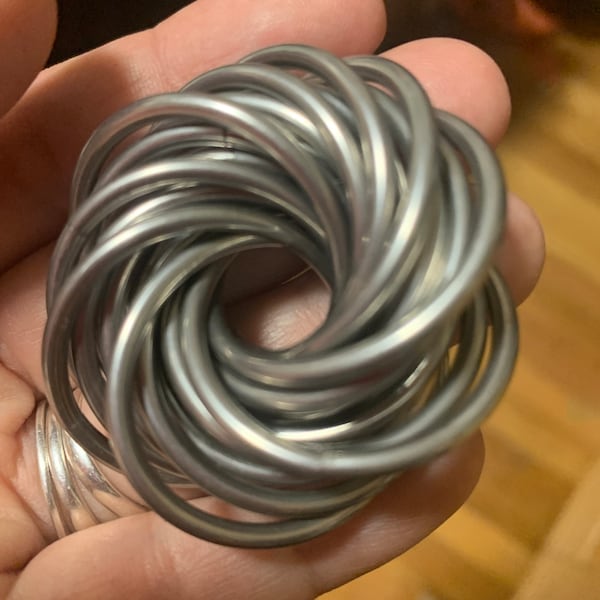 Mobius Jump Rings Mobius Ball Ring Fidget - Size Large - Etsy