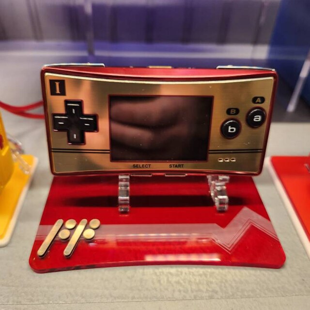 任天堂 - gameboy micro mario 20 ほぼ未使用！ 新品 未使用 任天堂 GAME BOY micro 20周年限定 北米版 - メルカリ