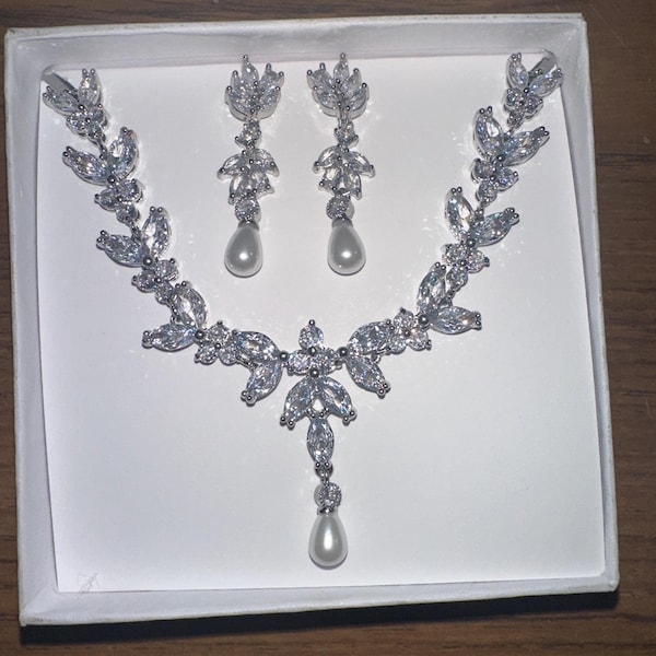 Bridal Jewelry Sets Two-piece Suit Pearl Pearl 1 Necklace Earrings Women's main image 1