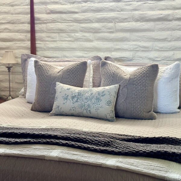 blue-floral-block-print-pillow-cover-blue-floral-pillow-cover