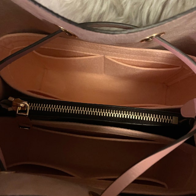 CANDYHONEY 2 Pcs Caramel Purse Organizer for LV NEONOE MM Bucket Bag  Handbag Insert Soft Luxury Velvet Not Felt Organizer (Pink Neonoe MM) :  : Clothing, Shoes & Accessories