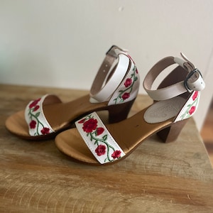 Jen added a photo of their purchase
