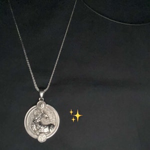 スターリングシルバーの山羊座ペンダント - 占星術の海山羊ネックレス