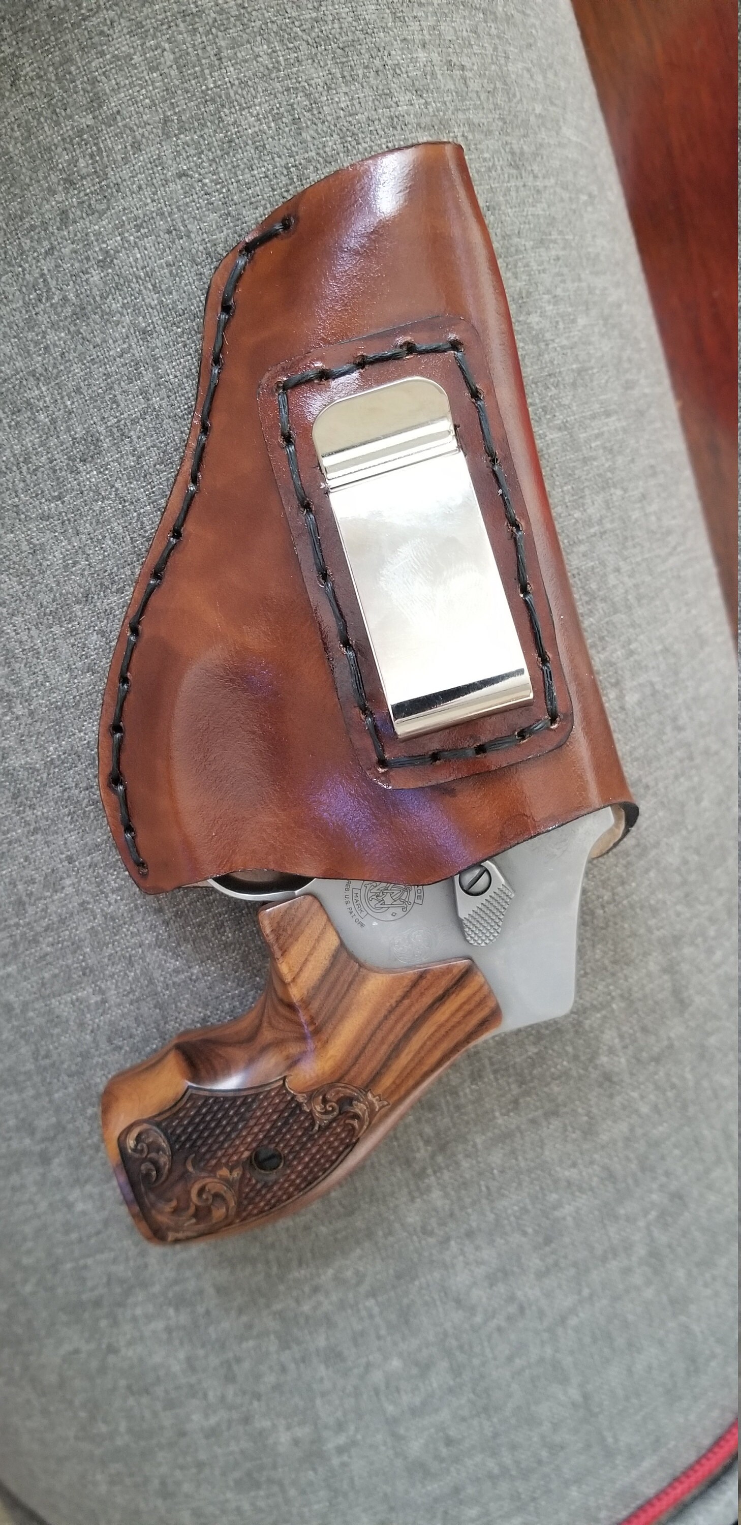 Smith & Wesson Leather Holster, J Frame Brown Concealed or Open Carry with Belt Clip, Right or Left Handed