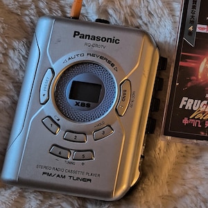 Working pink digital camera Samsung ES 15, camera Compact digital camera 10.2 MP, uses an SD card. stylish camera, gift for her