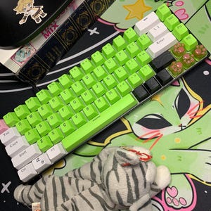 Lime Green & White Keycap Set 104 Pc W/ Free Custom Keycap