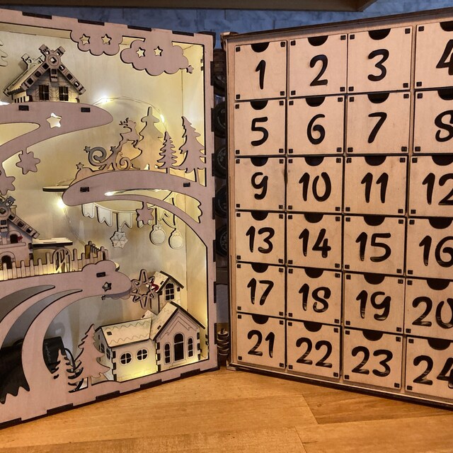 A Woodland Christmas Tale : Lift the Flap for Every Day of