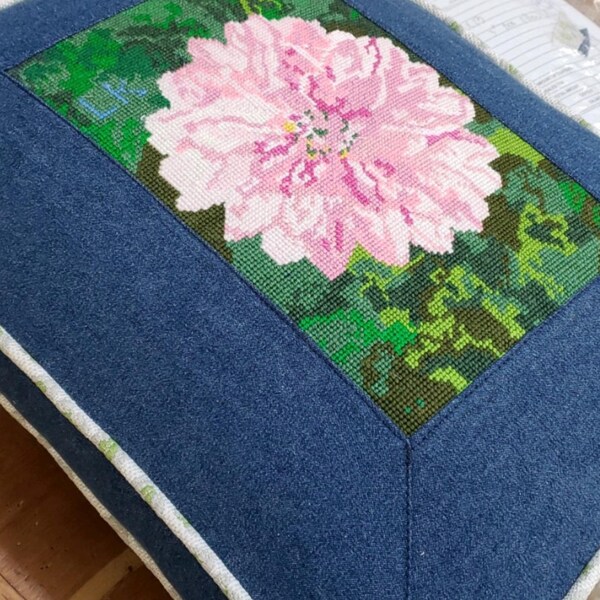 Bluebird Folk Art Needlepoint Pillow DIY Kit Etsy 日本