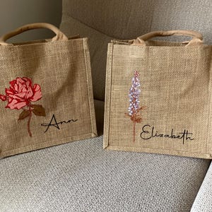 Personalized Birth Flower Burlap Tote Bag,Custom Floral Name Burlap Bag for Her,Bachelorette Party Bag,Bridesmaid Tote Bag,Bridesmaid Gifts
