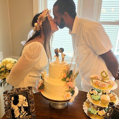 Wedding Cake Topper, Braid Man Groom & Half up Do Bride Topper ...