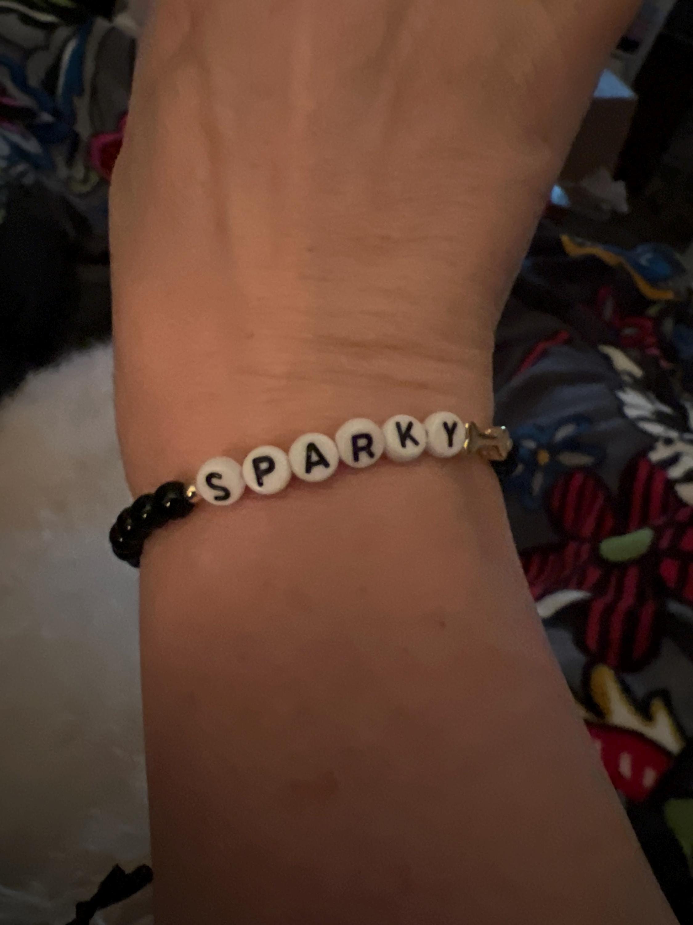 Personalized Pet Name Bone Bracelet with Beads, Gold Bone Bracelet, Stretch Chain, Pet Memorial Jewelry, Gift for Dog Mom/Pet Lovers