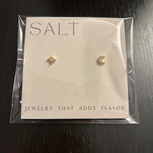 Ashleigh added a photo of their purchase
