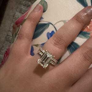 Lilli added a photo of their purchase