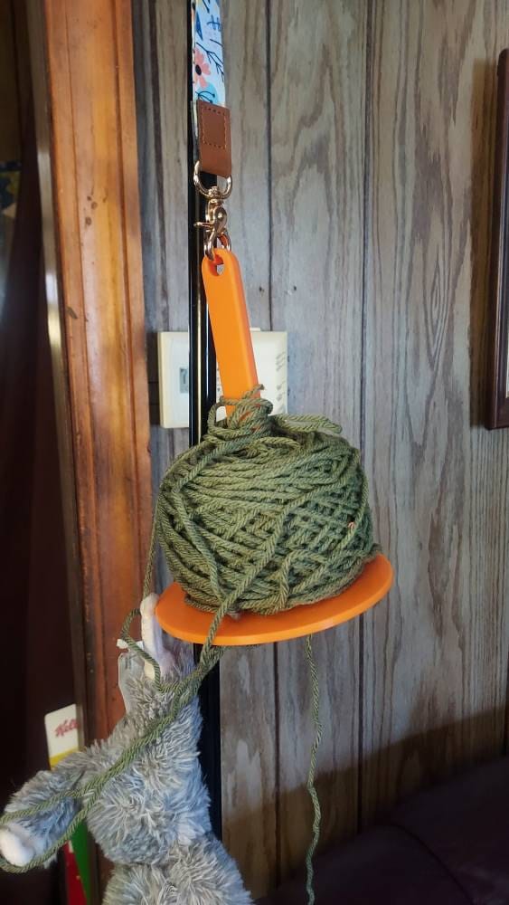 Portable Yarn Holder, Travel Wrist Hanging Yarn Cake Dispenser, Gift for Crocheter