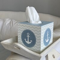 Kleine Truhe mit Spruch für die Hochzeit, personalisiert mit Namen des
