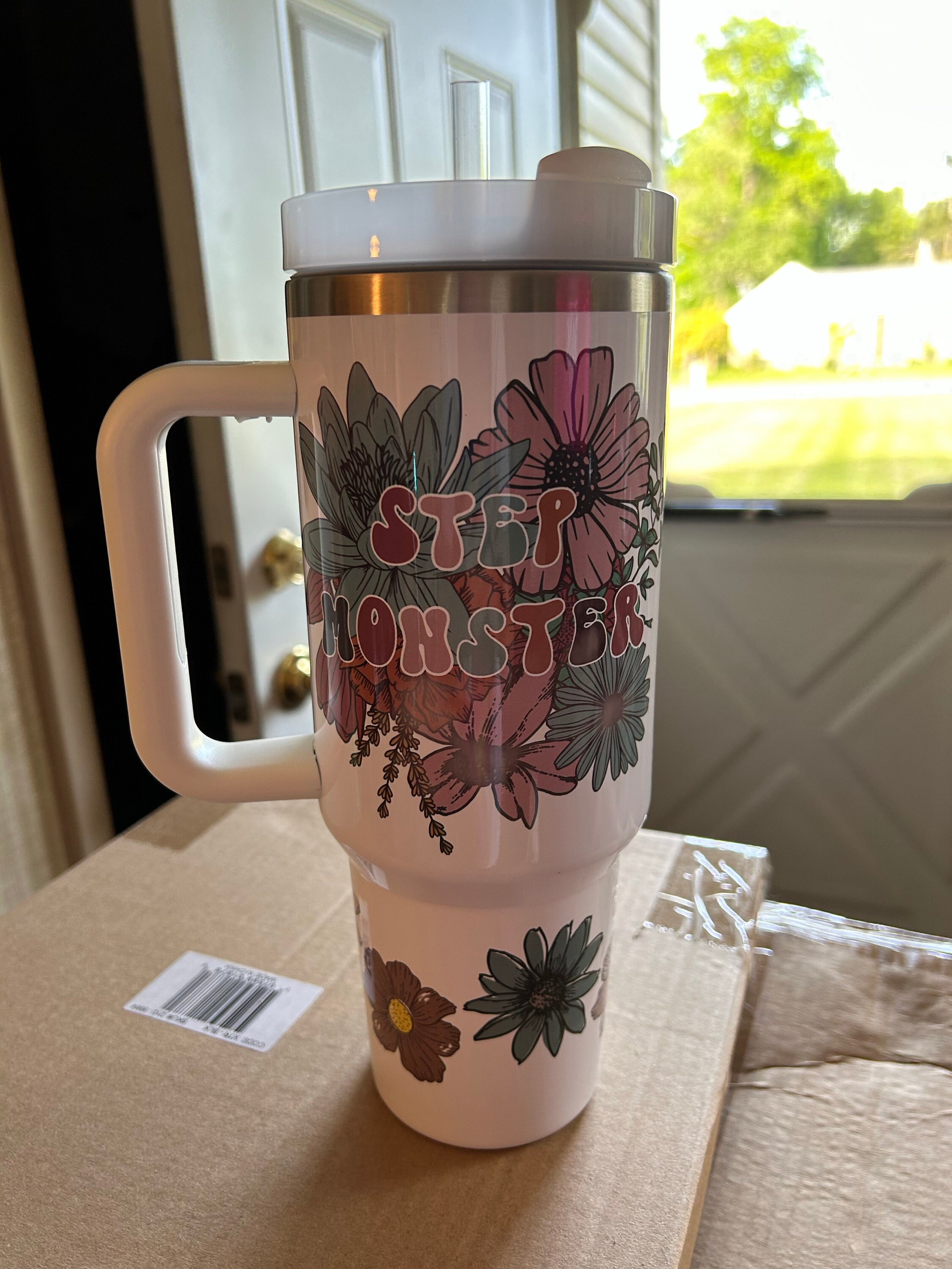 Personalized 40oz Tumbler for Moms, Matte White Travel Mug with Handle & Straw - Perfect for Hot or Cold Drinks