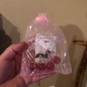 Yanely added a photo of their purchase