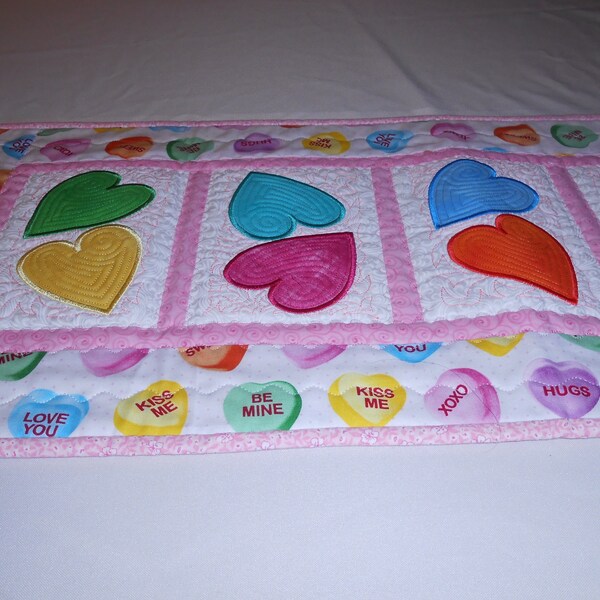 Sunny Roots Quilted Table Topper NCU0DV639