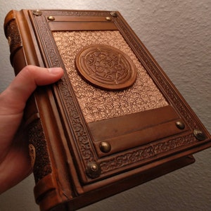 本革手帳 レトロな中世ヨーロッパ風【海外輸入品】 革製の錬金術書 - 中世風の本 - アンティークな日記帳 - 錬金術師の