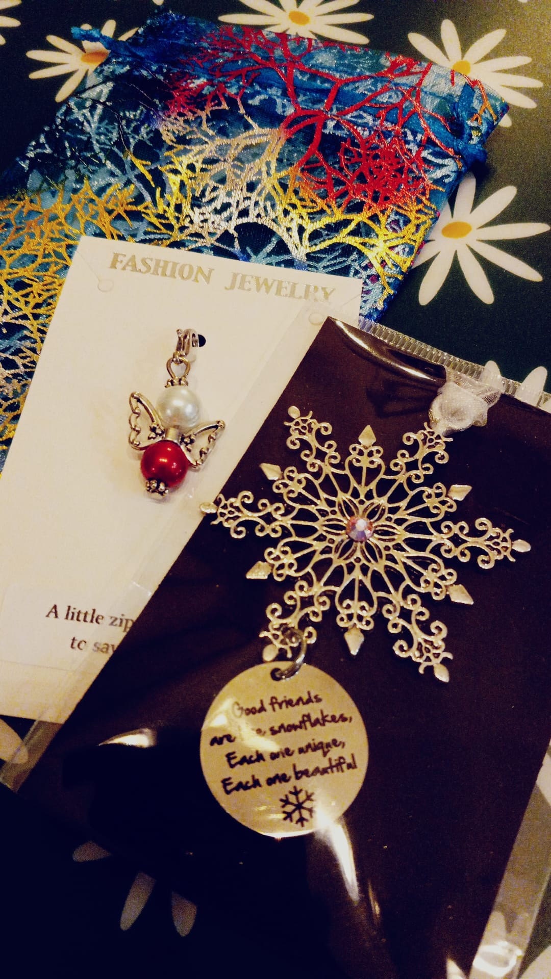 Friend ornament, Good friends are like snowflakes , Snowflake ornament, Best Friend Ornament, Friends Forever Ornament, Christmas  ornament,