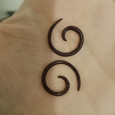 AZARIO LONDON 8 Gauge (3MM) Natural Organic Saba Wood Spiral Spiral Plug/Ear Expanders/Wood Gauge Plug/Hanger Tapers/Spiral Taper Plug/Stretchers - Sold By Piece - Online Marketplace