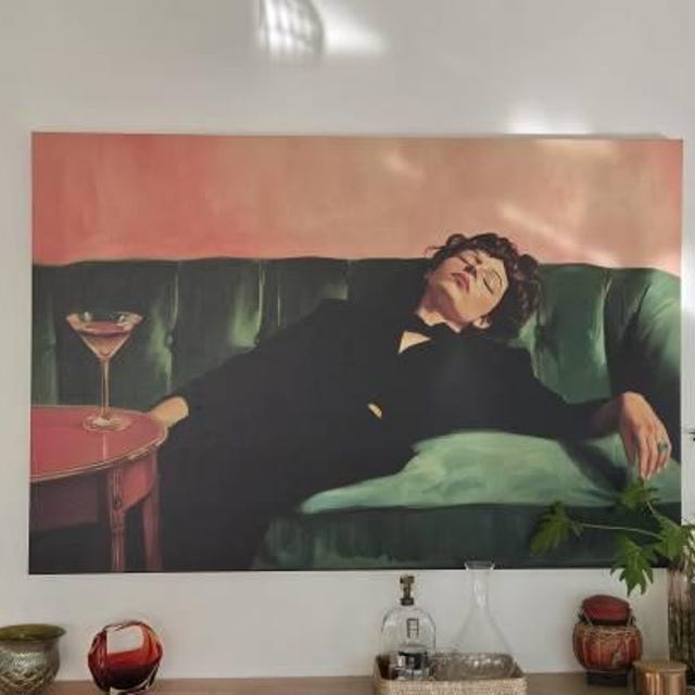 Poster Déco Femme Au Canapé Avec Martini - Art Cocktail Peinture Esthétique - Décoration Bar