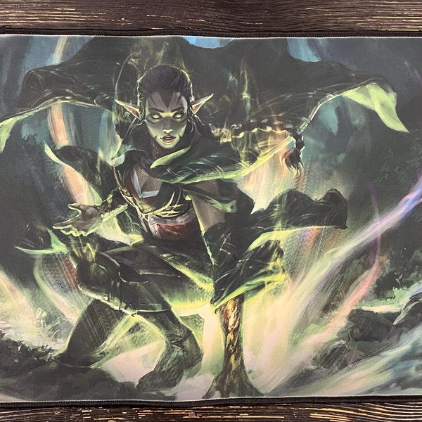 MTG Playmat Mit Zonen – 61x35,6 Cm, Rutschfeste Gummibasis, HD-Druck, Motiv „Black Cat In The Flowers“
