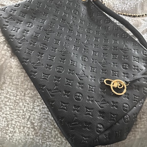 Keyuna added a photo of their purchase