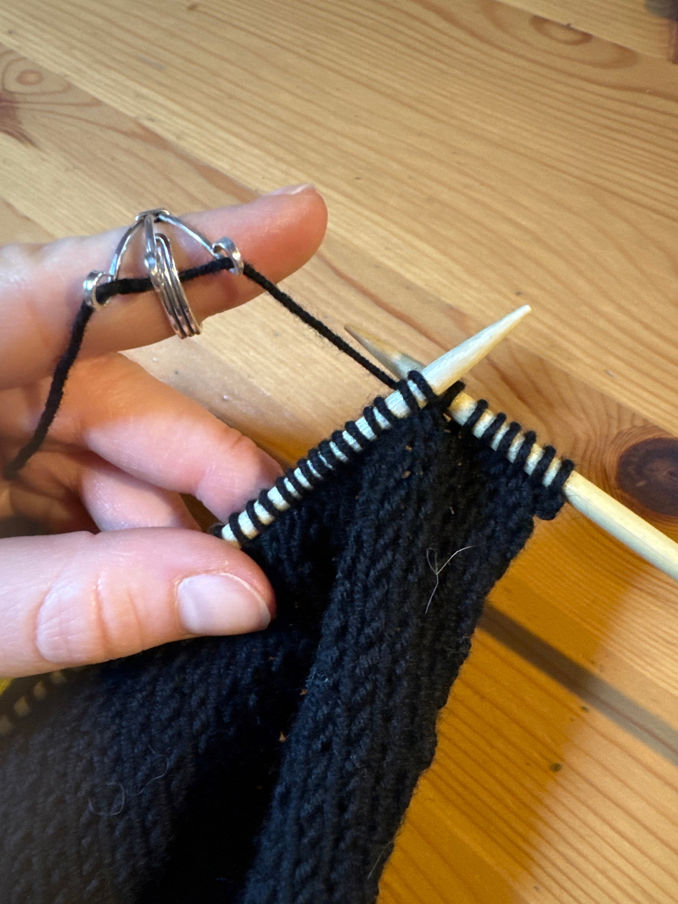 Three Colour Yarn Guide Knitting Ring - Stranded Knitting 3 Hook Ring - Colorwork - Fair Isle - Crochet