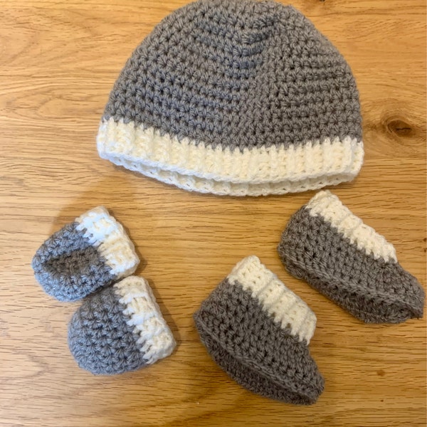 Cozy Baby Hat, Booties and Mittens Set Crochet Pattern in Five Sizes ...
