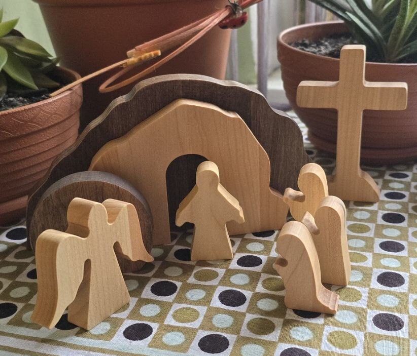 Osterdekoration, Auferstehungsszene, christliches Dekor, handgemachtes Osterandenken, Heimgeschenk, religiöse Ostergeschenke für die Familie, leeres Grab, Massivholz