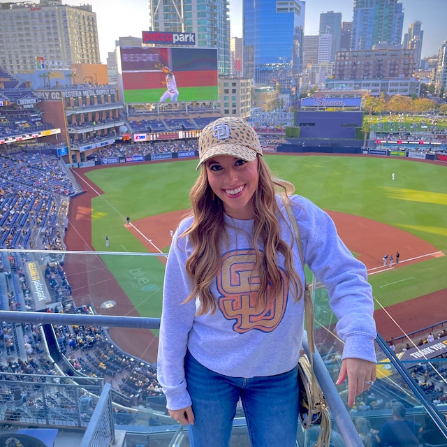 CustomCat San Diego Padres Vintage Retro MLB Crewneck Sweatshirt Sweater Gold / 4XL