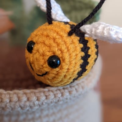 PATTERN Bertie the Bee Crochet Pattern PDF - Etsy