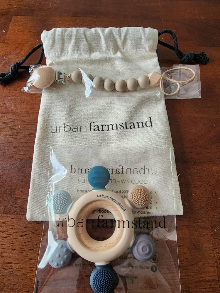 Wooden Baby Teether Silicone Teething Toy Natural Relief Baby Shower Gift Detachable Teether Sensory Toy Organic Safe Montessori Development