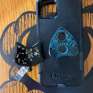 PopSockets Klebender PopGrip Mit Evil Eye Design – Blau/gelb, Zum Wechseln, Für Glatte Handyhüllen