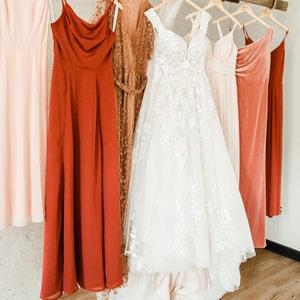 Personalized Bridesmaid Hangers Wedding Hanger Wooden - Etsy Canada