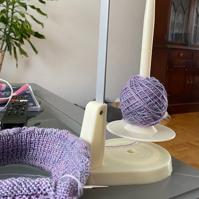 Wool Jeanie the Magnetic Yarn Ball Holder Which Feeds by Revolving the Wool  for Knitting and Crocheting Also Additional Spindles and Bases -   Singapore