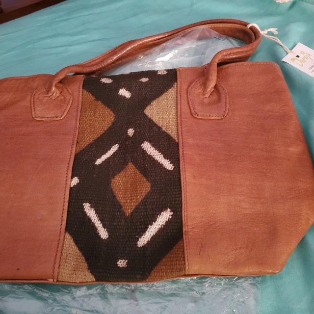 Bespoke hand made leather bags made in Africa by DarajaBoutique