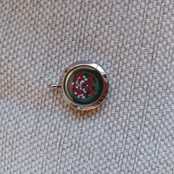 Holiday Charms in Floating Glass Lockets - Cute Jewelry