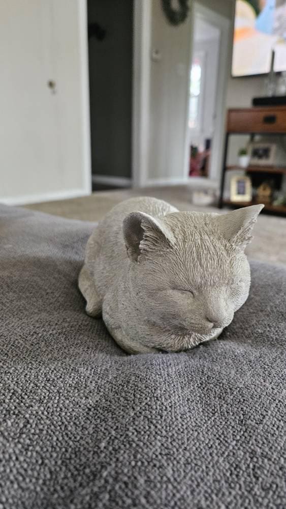 Sleeping Cat Statue Garden Decor Concrete Cute Cat Figurine Pet Memorial Gift Outdoor Yard Art Handmade Cat Lover Gift Stone Kitty Sculpture