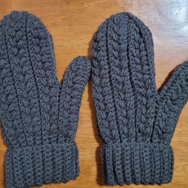 A customer's finished Winter Wheat Stitch Flat Mittens Crochet Pattern (Digital PDF)