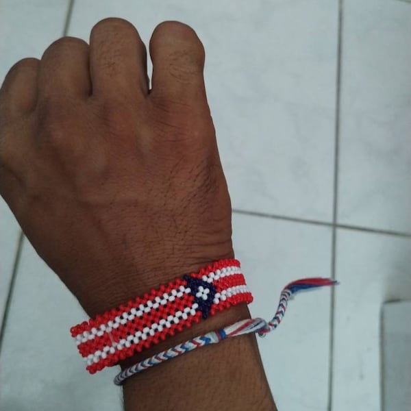 LLBFHH 4 Pcs Serbia Serbian Country Flag Rubber Bracelets