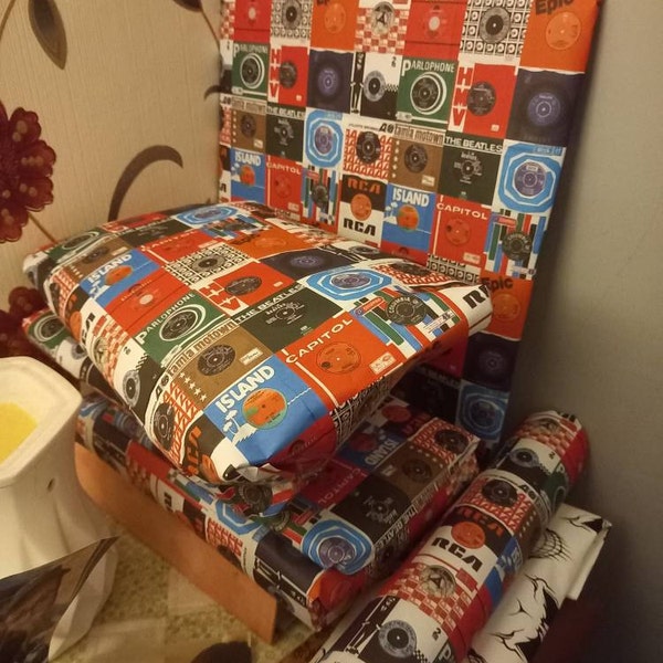Retro Vinyl Record Wrapping Paper. Great Hand Painted Records Wrapping ...