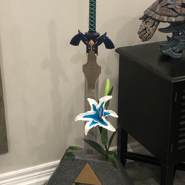 MOC Factory 89452 The Legend of Zelda: Breath of the wild Master Sword with  99 Pieces