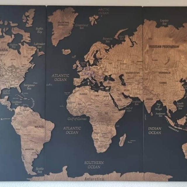 世界地図ウォールアート プッシュピンマップ、コルクボード木製旅行