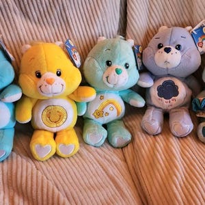 2000年代のヴィンテージ8～9インチケアベア、20周年記念、カールトン