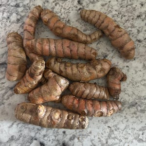 Oluwaseyi added a photo of their purchase