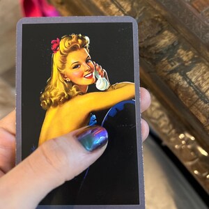 ピンナップガールのタロットデッキ。エロティックなヴィンテージアート